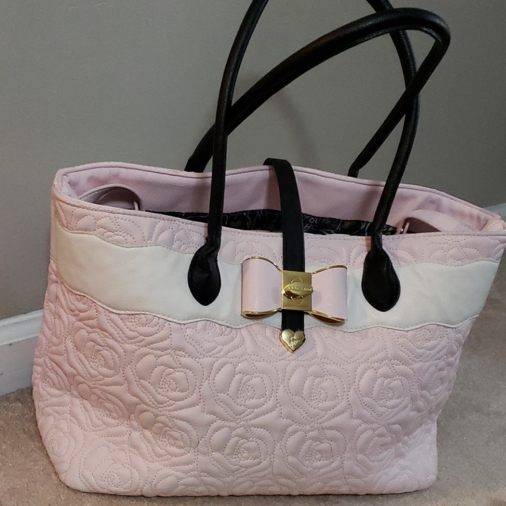 Signature Betsy Johnson bag